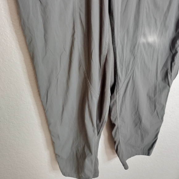 Lululemon Dance Studio Crop  25" Grey Sage Sz 10 - Picture 4 of 8